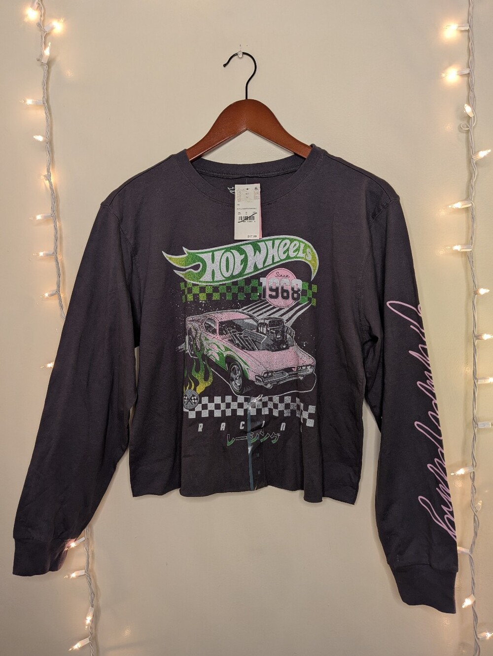 Women's Hot Wheels Green & Pink Graphic Long-Sleeve Cropped Tee - Size M